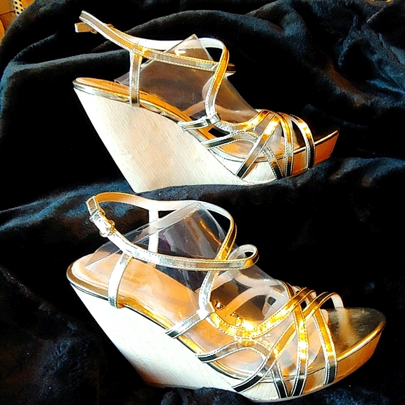 Seychelles Shoes - Seychelles Gorgeous Wedge Lite Gold Sandal
